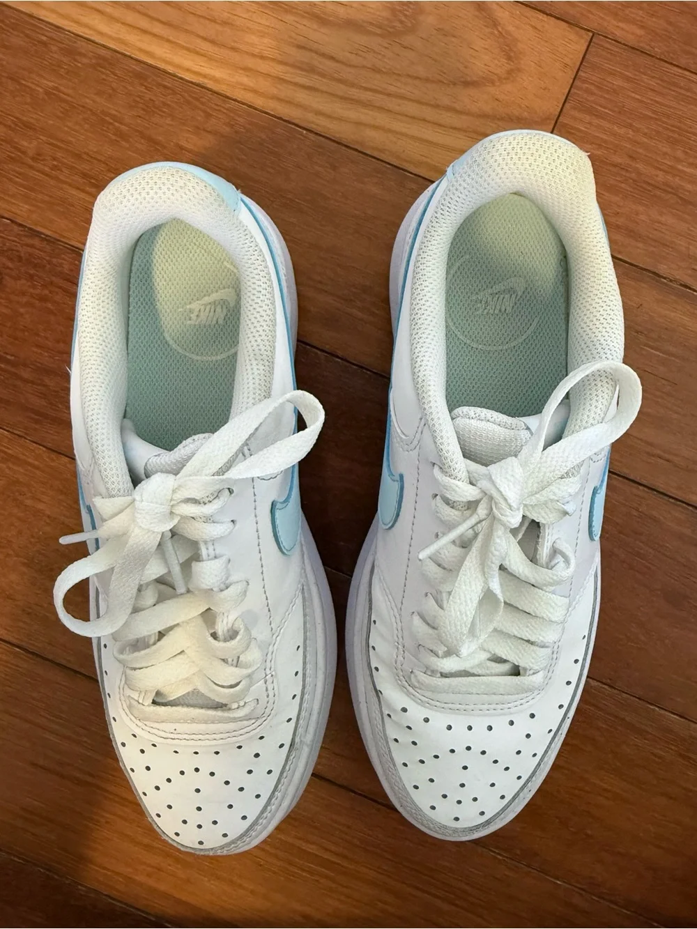 Nike women court